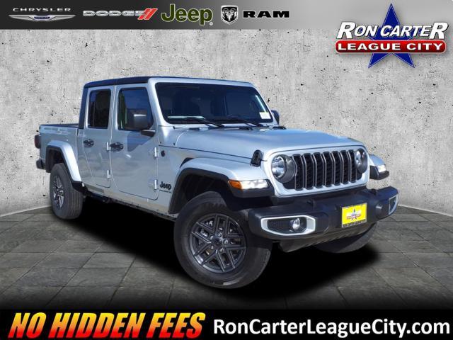 new 2024 Jeep Gladiator car, priced at $43,214