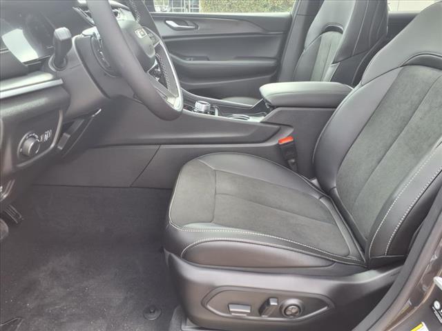 new 2025 Jeep Grand Cherokee L car, priced at $45,175