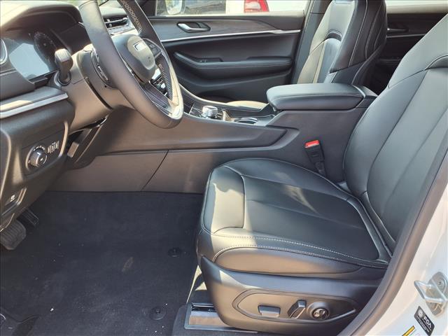 new 2025 Jeep Grand Cherokee car, priced at $53,135