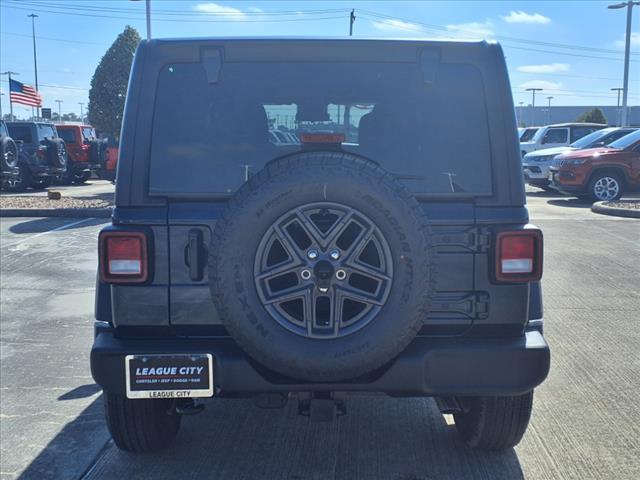 new 2025 Jeep Wrangler car, priced at $45,552