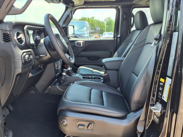 new 2025 Jeep Gladiator car, priced at $45,599