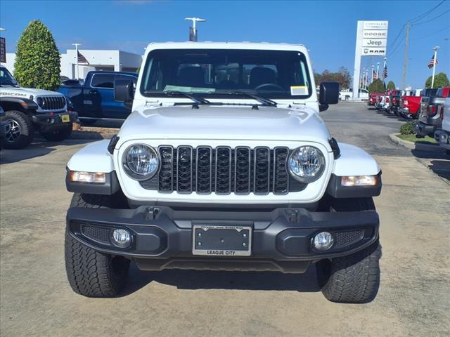 new 2025 Jeep Gladiator car, priced at $42,585
