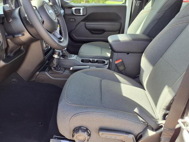 new 2025 Jeep Wrangler car, priced at $39,555
