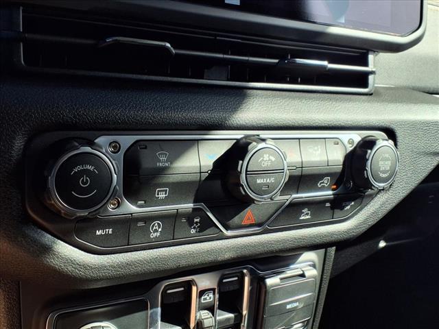 new 2025 Jeep Gladiator car, priced at $43,180