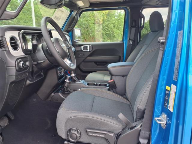 new 2025 Jeep Wrangler car, priced at $46,658