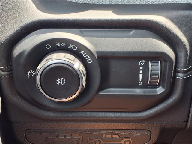 new 2025 Jeep Wrangler car, priced at $46,658