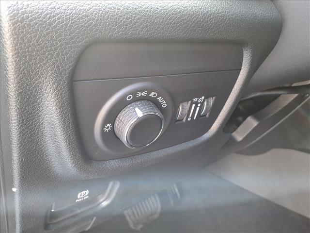 new 2025 Jeep Grand Cherokee car, priced at $39,756