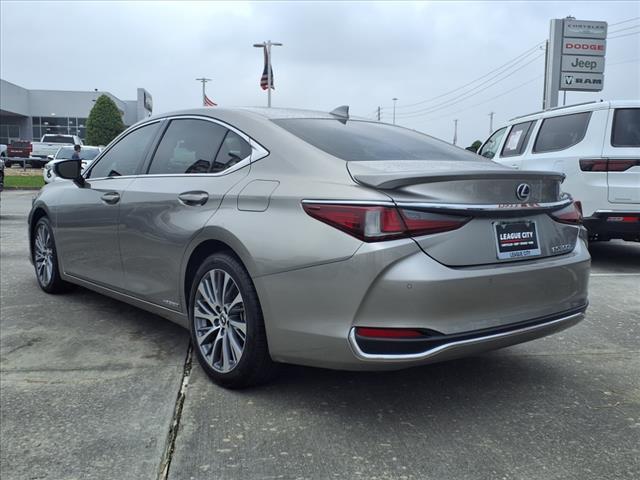 used 2021 Lexus ES 300h car, priced at $34,900