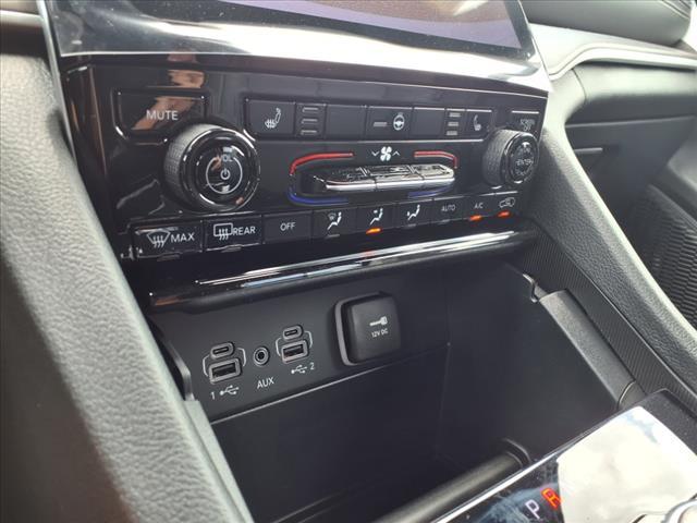new 2025 Jeep Grand Cherokee car, priced at $40,925