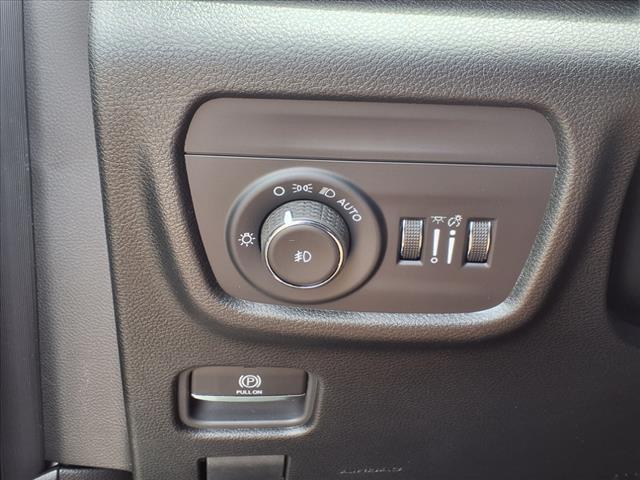 new 2025 Jeep Grand Cherokee car, priced at $40,925