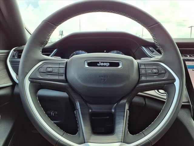 new 2025 Jeep Grand Cherokee car, priced at $40,925