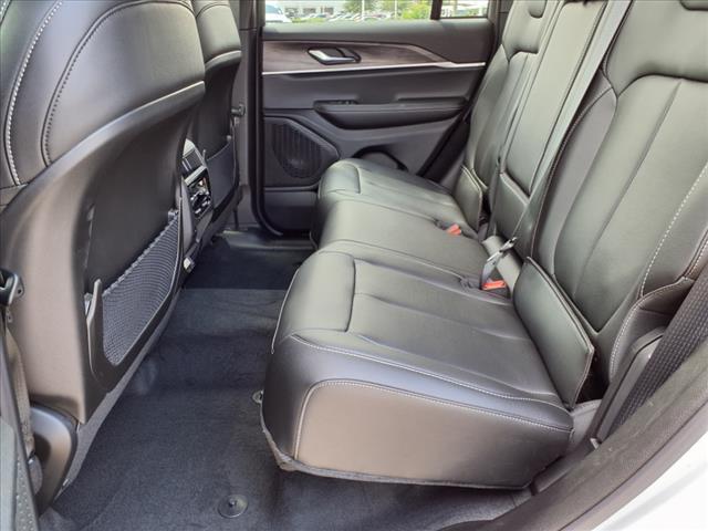 new 2025 Jeep Grand Cherokee car, priced at $40,925