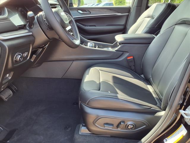 new 2025 Jeep Grand Cherokee car, priced at $41,520