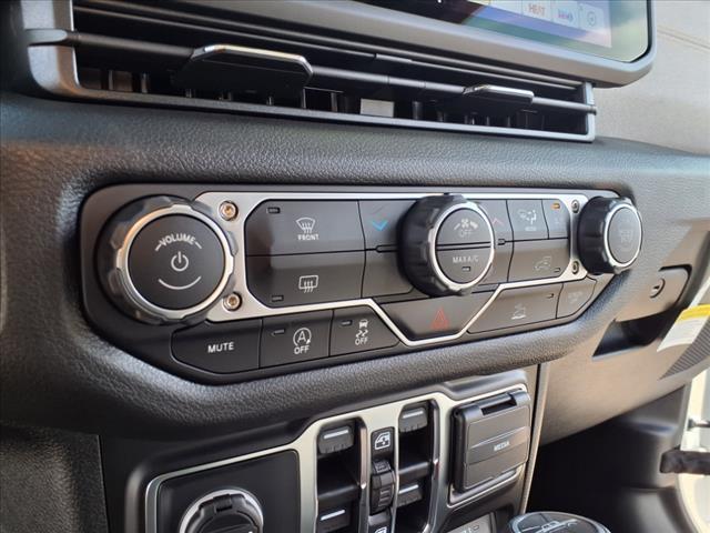 new 2025 Jeep Gladiator car, priced at $41,528