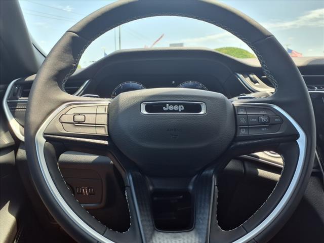 new 2025 Jeep Grand Cherokee car, priced at $38,230