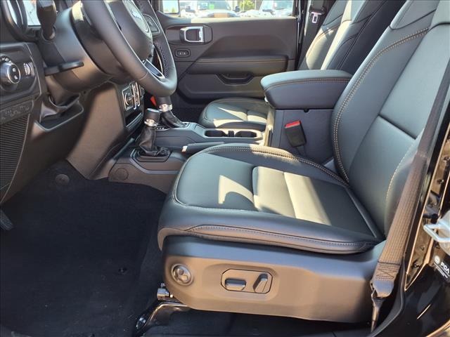 new 2025 Jeep Gladiator car, priced at $50,450