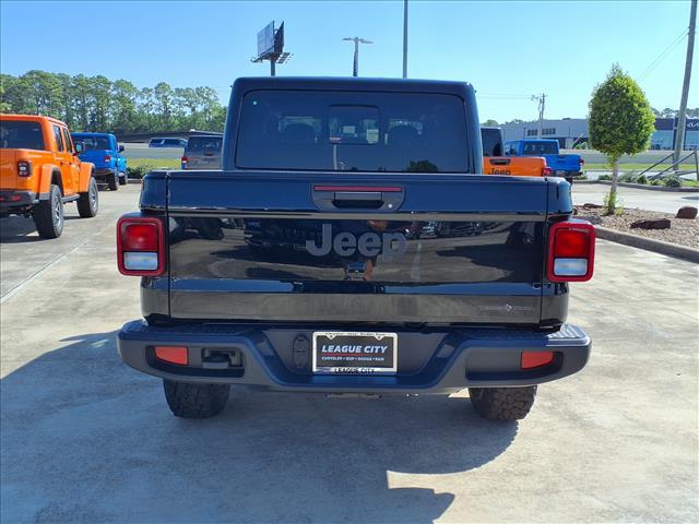 new 2025 Jeep Gladiator car, priced at $50,450