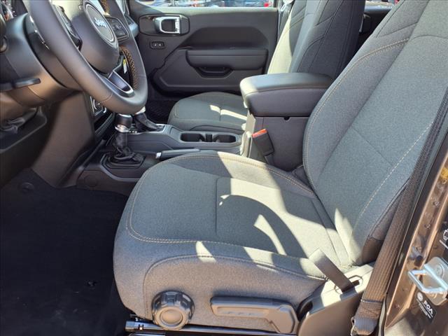 new 2025 Jeep Gladiator car, priced at $44,700