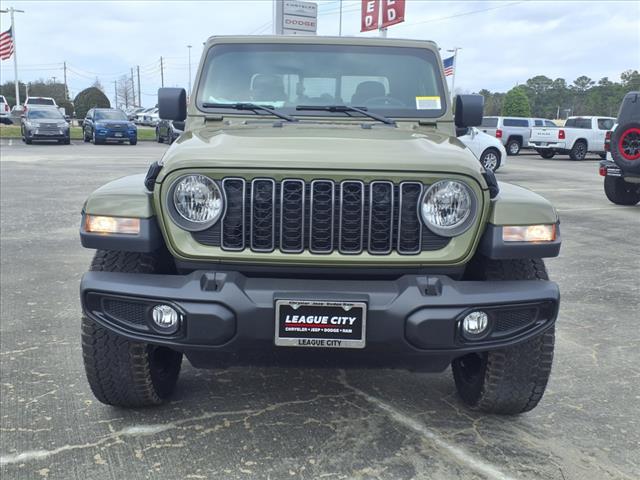 new 2025 Jeep Gladiator car, priced at $44,680