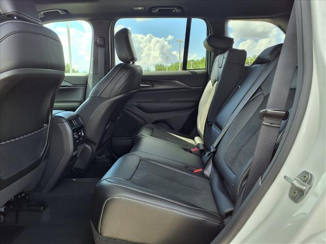 new 2025 Jeep Grand Cherokee car, priced at $38,622