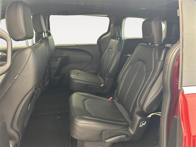 new 2025 Chrysler Pacifica car, priced at $47,935