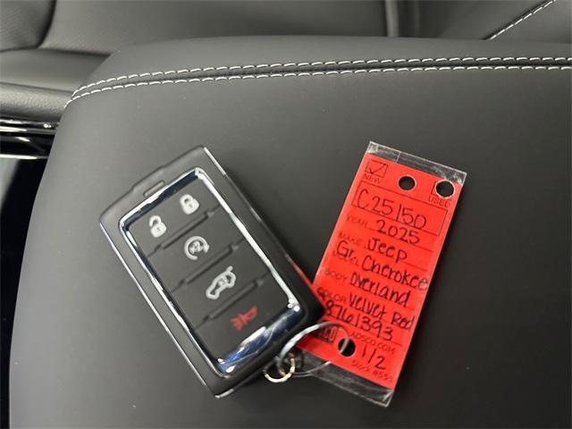 new 2025 Jeep Grand Cherokee car, priced at $58,700