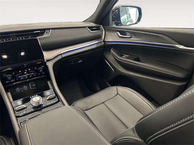 new 2025 Jeep Grand Cherokee car, priced at $58,700