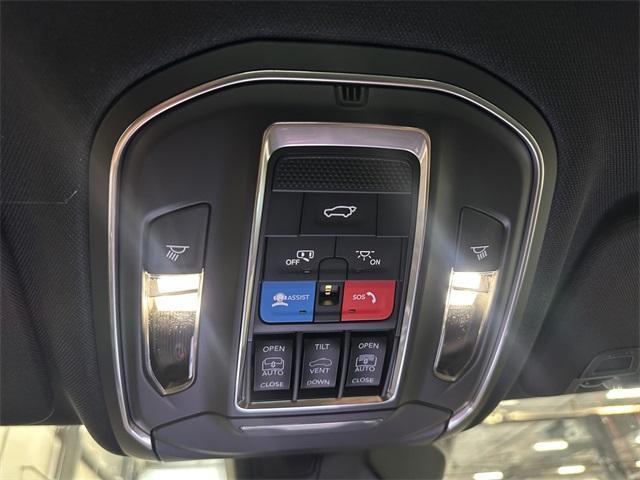 new 2025 Jeep Grand Cherokee car, priced at $58,700