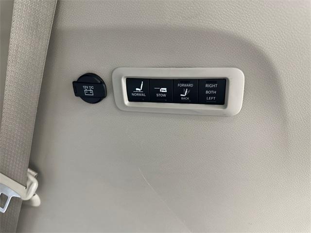 used 2020 Chrysler Pacifica car, priced at $20,950