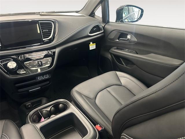 new 2025 Chrysler Pacifica car, priced at $47,830
