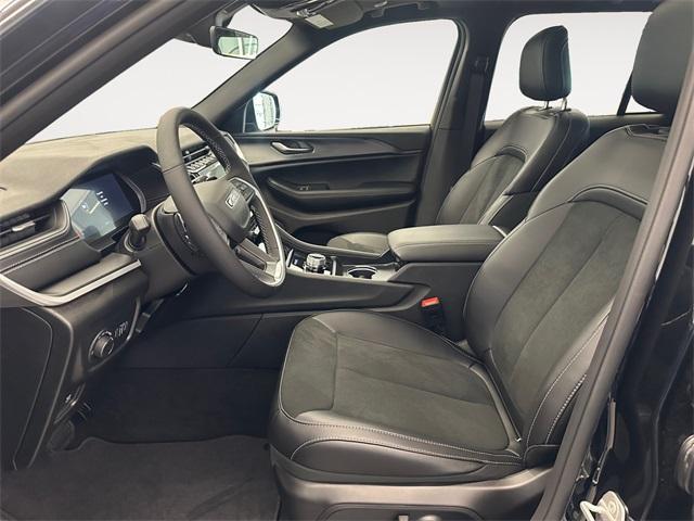 new 2025 Jeep Grand Cherokee car, priced at $46,740