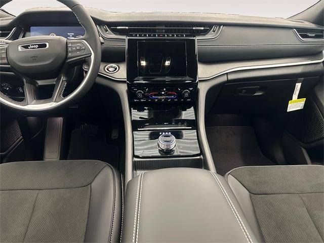 new 2025 Jeep Grand Cherokee car, priced at $46,740