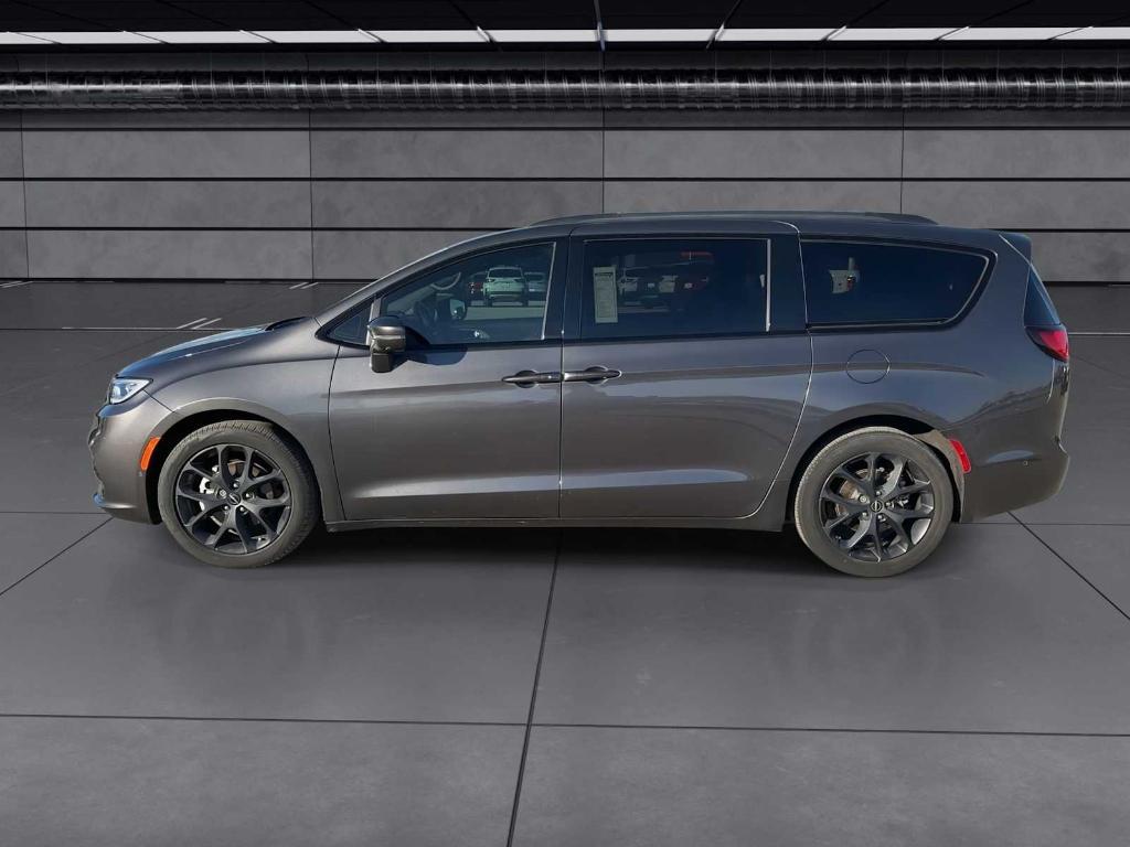 used 2021 Chrysler Pacifica car, priced at $25,999