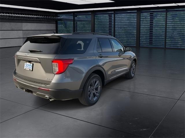 new 2024 Ford Explorer car, priced at $43,674