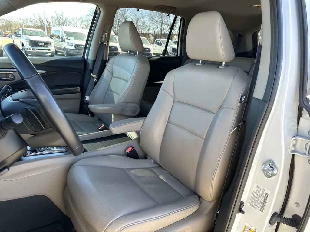 used 2022 Honda Pilot car, priced at $26,799