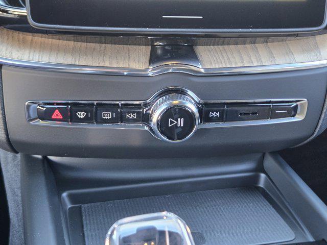 new 2026 Volvo XC60 car, priced at $57,985