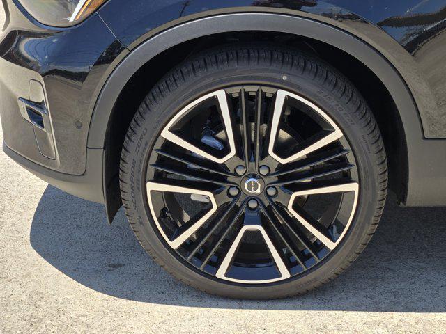 new 2025 Volvo XC40 car, priced at $55,415