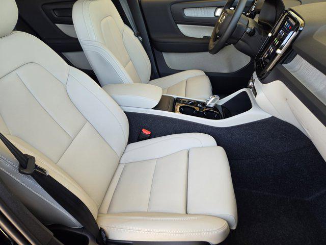 new 2025 Volvo XC40 car, priced at $55,415
