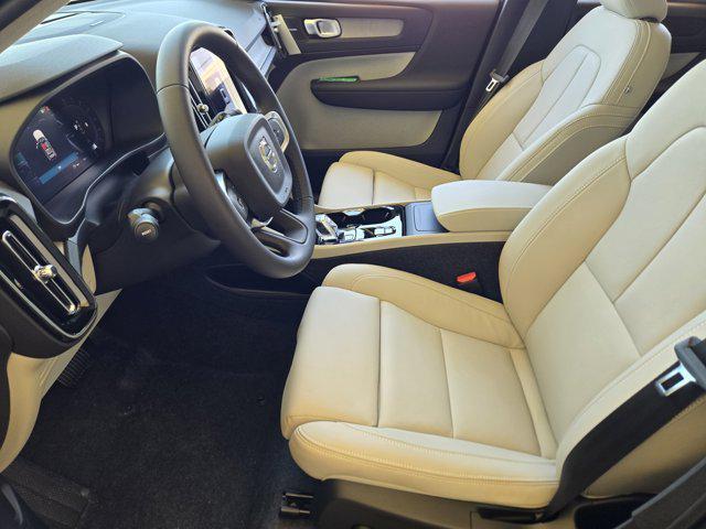 new 2025 Volvo XC40 car, priced at $55,415