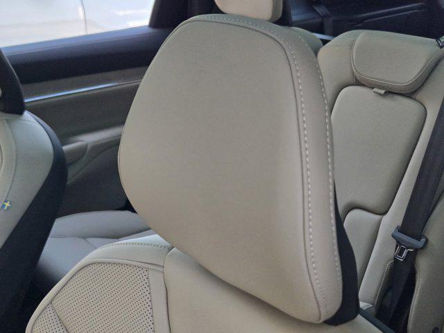 new 2025 Volvo EX90 car, priced at $89,420