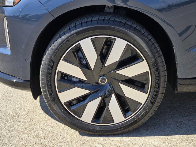 new 2025 Volvo EX90 car, priced at $89,420