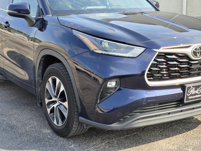 used 2021 Toyota Highlander car, priced at $25,790