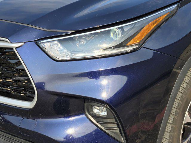 used 2021 Toyota Highlander car, priced at $25,790