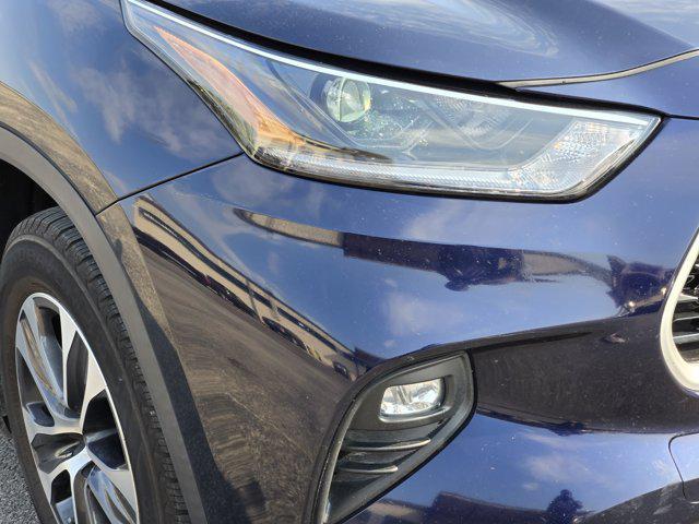 used 2021 Toyota Highlander car, priced at $25,790