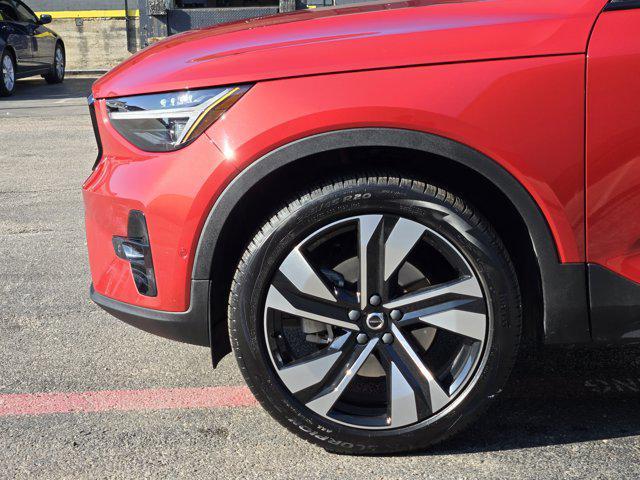 used 2024 Volvo XC40 car