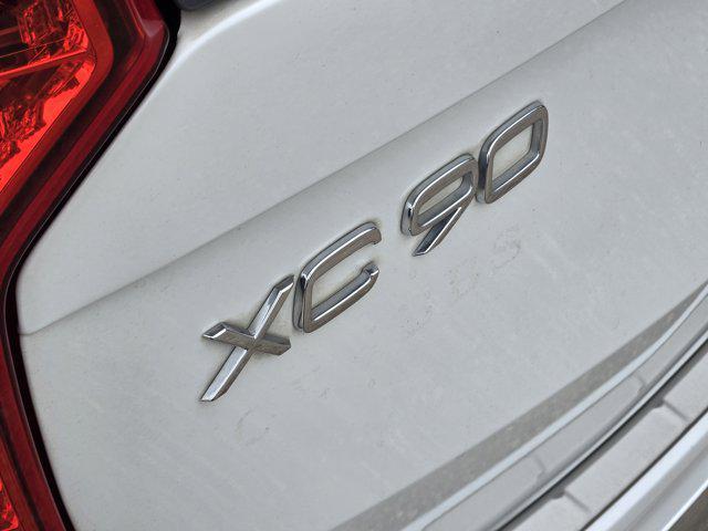 used 2022 Volvo XC90 Recharge Plug-In Hybrid car, priced at $45,991