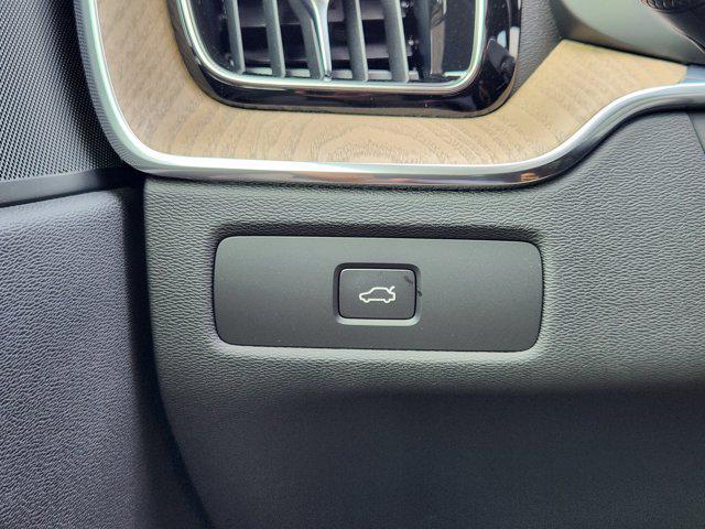 new 2026 Volvo XC60 car, priced at $57,985