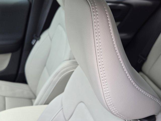 new 2025 Volvo XC40 car, priced at $51,565