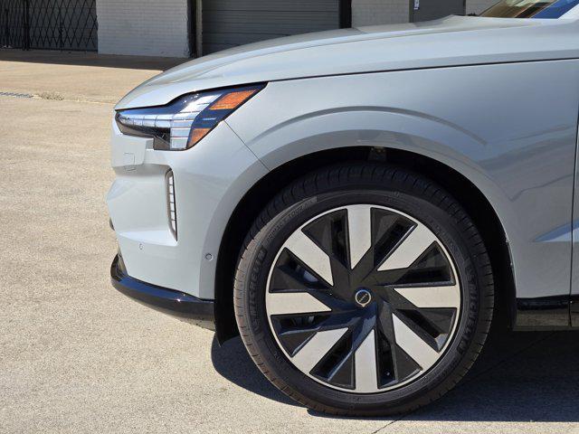 new 2025 Volvo EX90 car, priced at $85,640