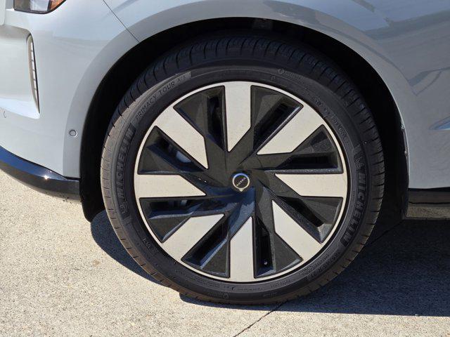 new 2025 Volvo EX90 car, priced at $85,640